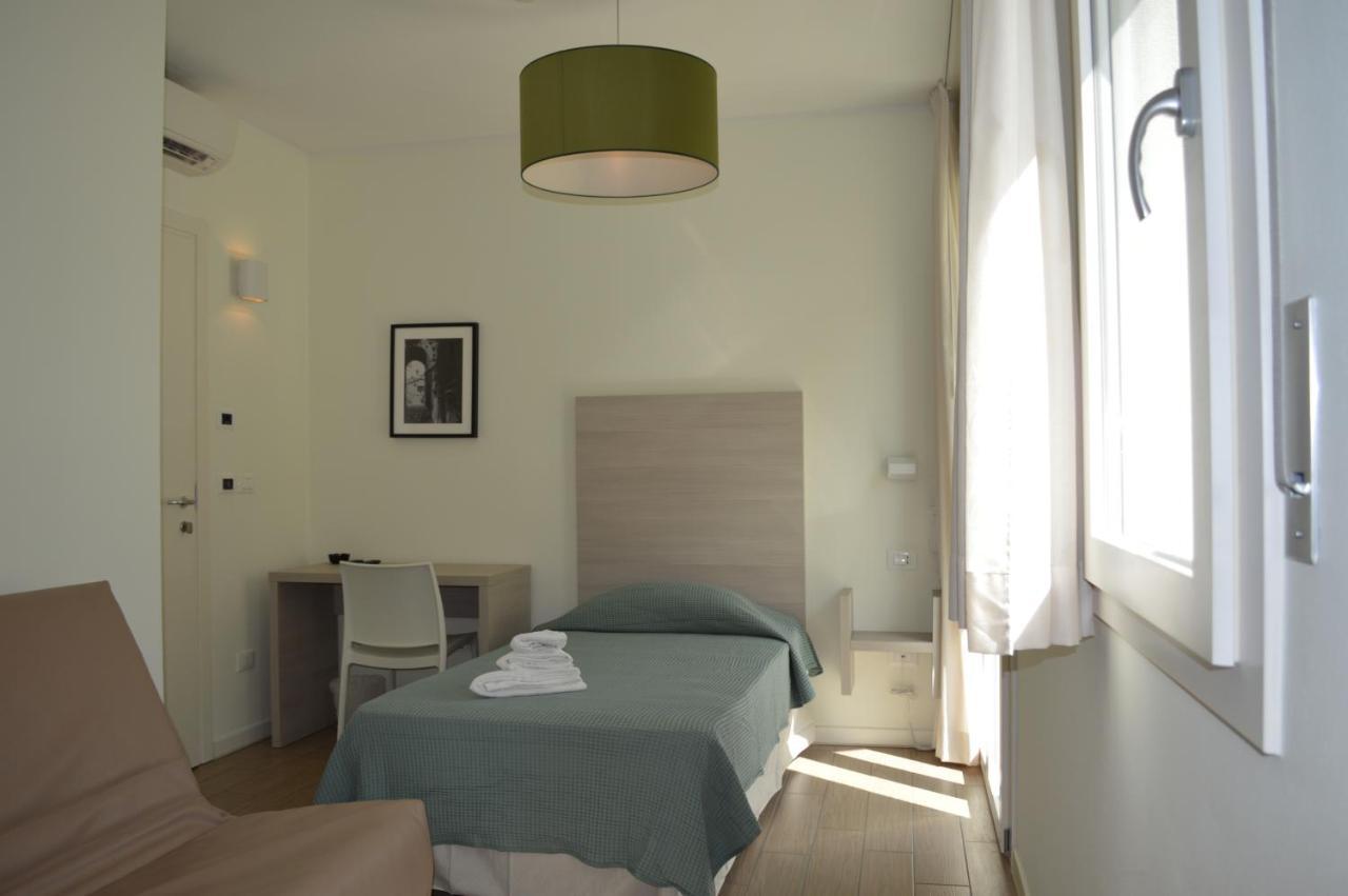 Hotel Riva E Mare Rimini Exteriör bild